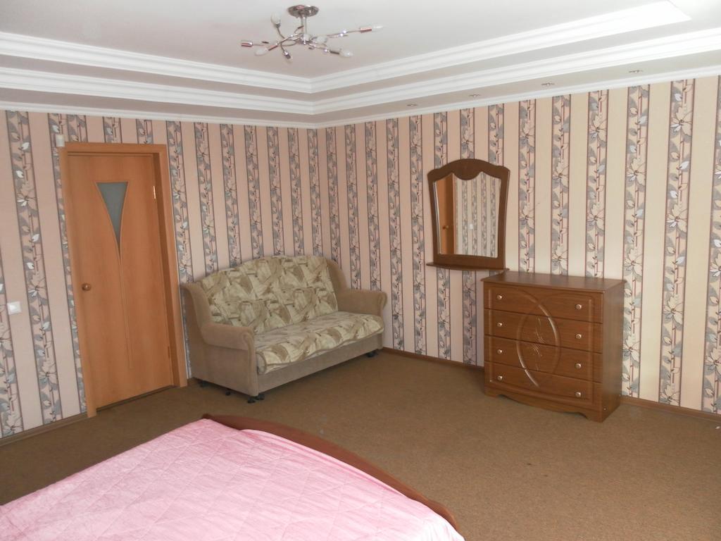 Guest House Svoyaky Gomel Habitación foto